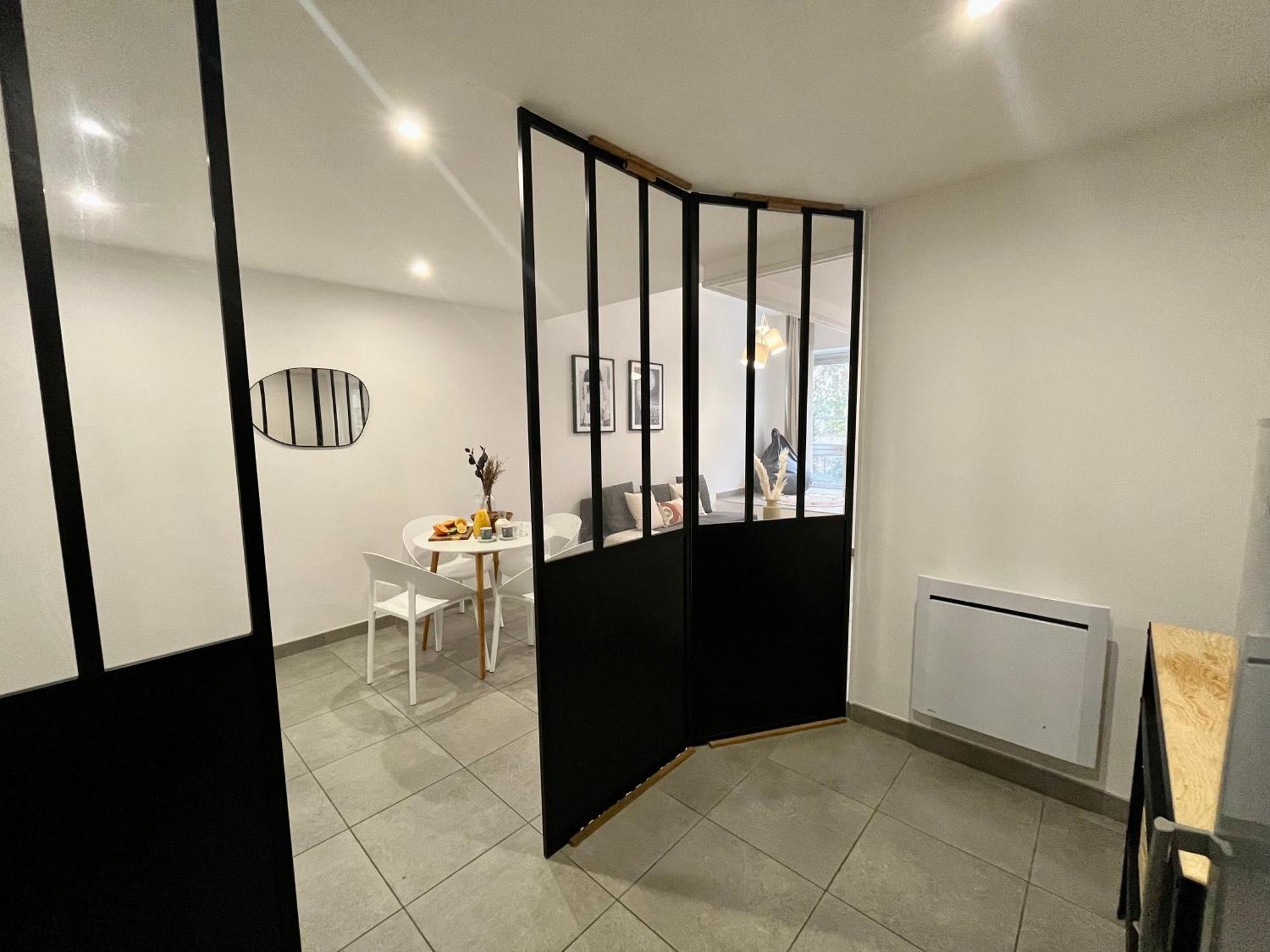 Suite Danbury Лион Экстерьер фото
